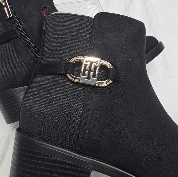 TOMMY HILFIGER Women's Black Suede Imiera Zippered Ankle Boots Size 9.5 NEW - Picture 7 of 11